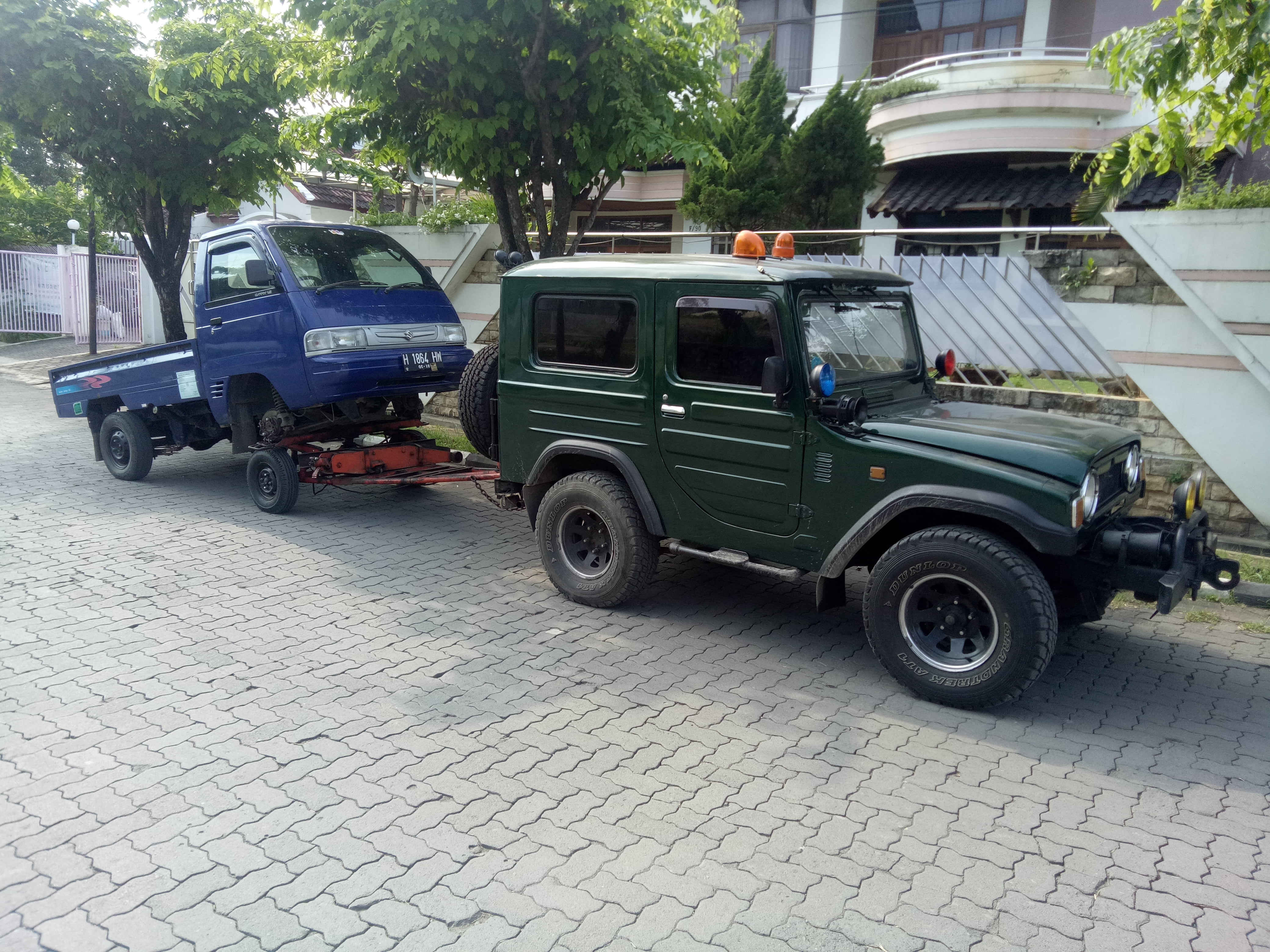Tips Mengatasi Mobil Mogok di Tengah Jalan