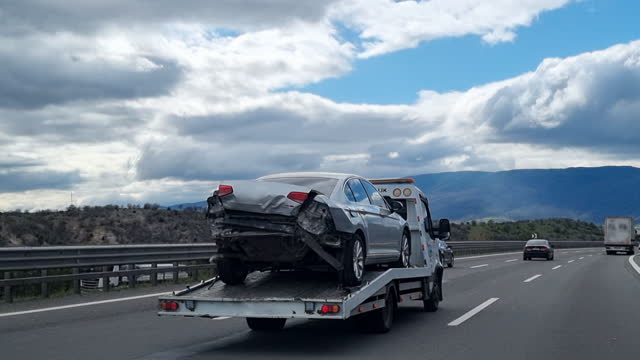 Mobil Rusak Akibat Kecelakaan, Atasi dengan Segera!