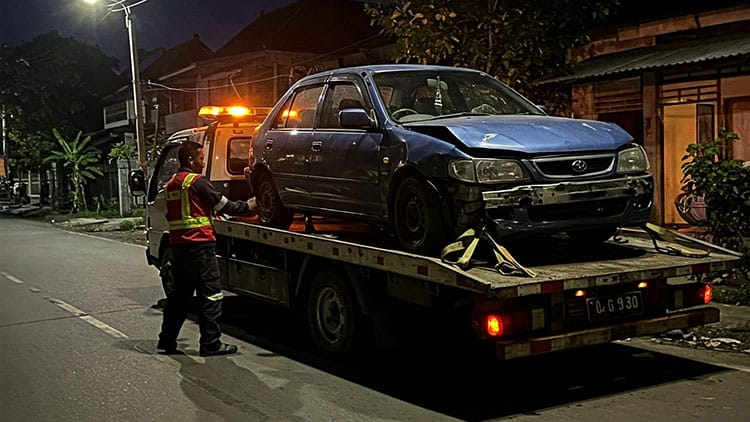 Sewa Derek Mobil 24 Jam, Solusi Tepat Saat Terjebak di Jalan